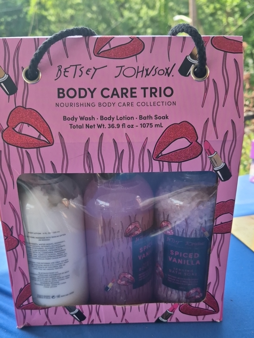 BETSEY JOHNSON 🩷🎁 NEW 3 PC BUNDLE: SPICED VANILLA 🩷🎁 Body Waah/Lotion/Salts